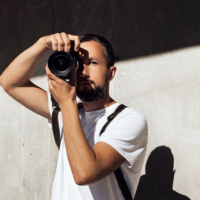 Fotografas Deividas Kvederys fotografuoja